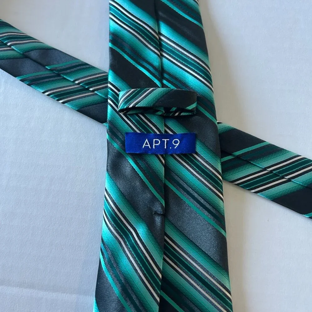 Apt 9 men's tie, shades of blacks and teals